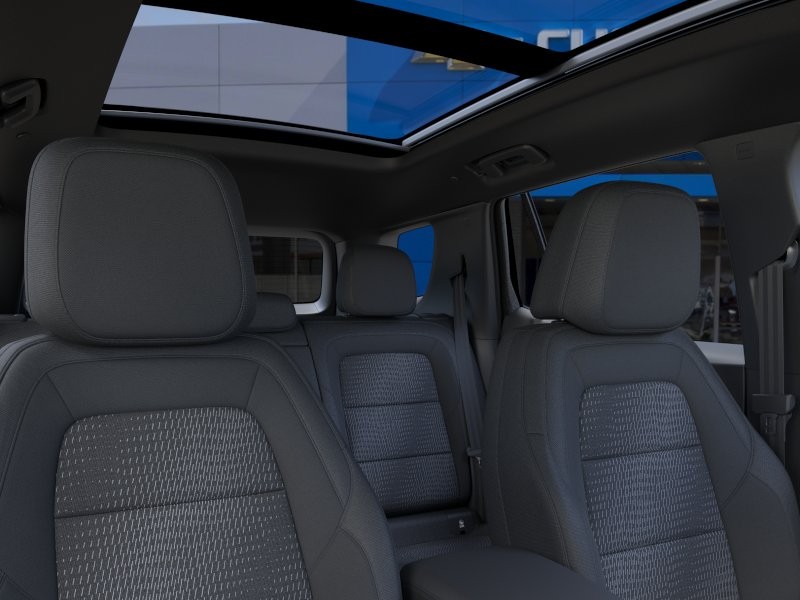 Chevrolet Equinox Vehicle Full-screen Gallery Image 24