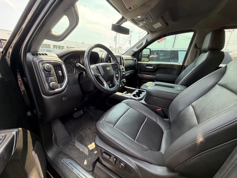 Chevrolet Silverado 2500HD Vehicle Full-screen Gallery Image 7