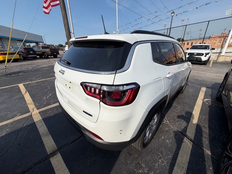 Jeep Compass Vehicle Full-screen Gallery Image 6