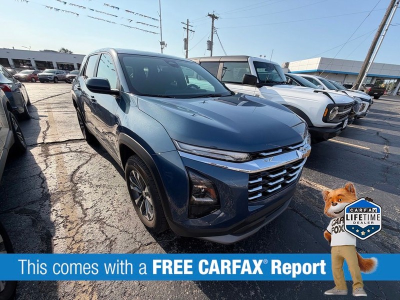 Chevrolet Equinox Vehicle Full-screen Gallery Image 3