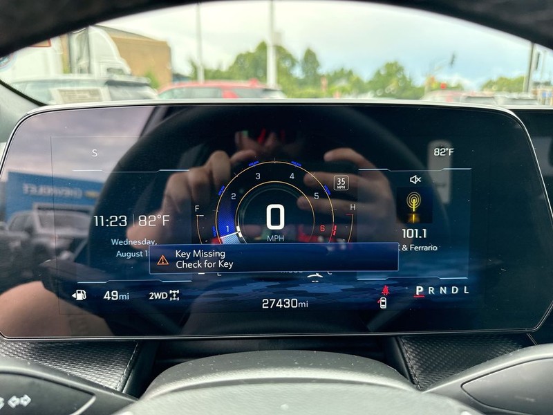 Chevrolet Equinox Vehicle Full-screen Gallery Image 18