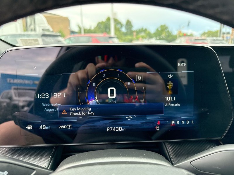 Chevrolet Equinox Vehicle Full-screen Gallery Image 19