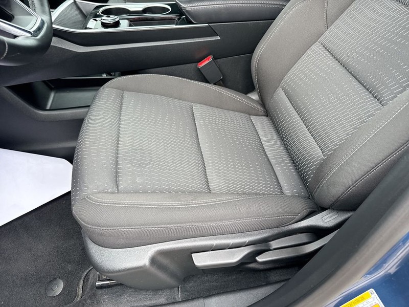 Chevrolet Equinox Vehicle Full-screen Gallery Image 26