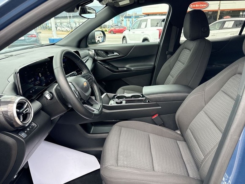 Chevrolet Equinox Vehicle Full-screen Gallery Image 27