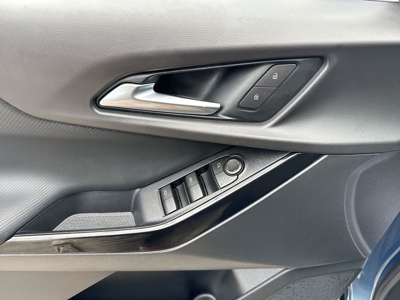 Chevrolet Equinox Vehicle Full-screen Gallery Image 28