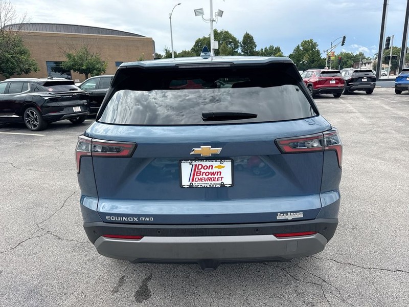 Chevrolet Equinox Vehicle Full-screen Gallery Image 31