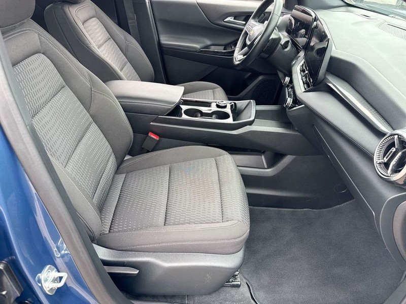 Chevrolet Equinox Vehicle Full-screen Gallery Image 33
