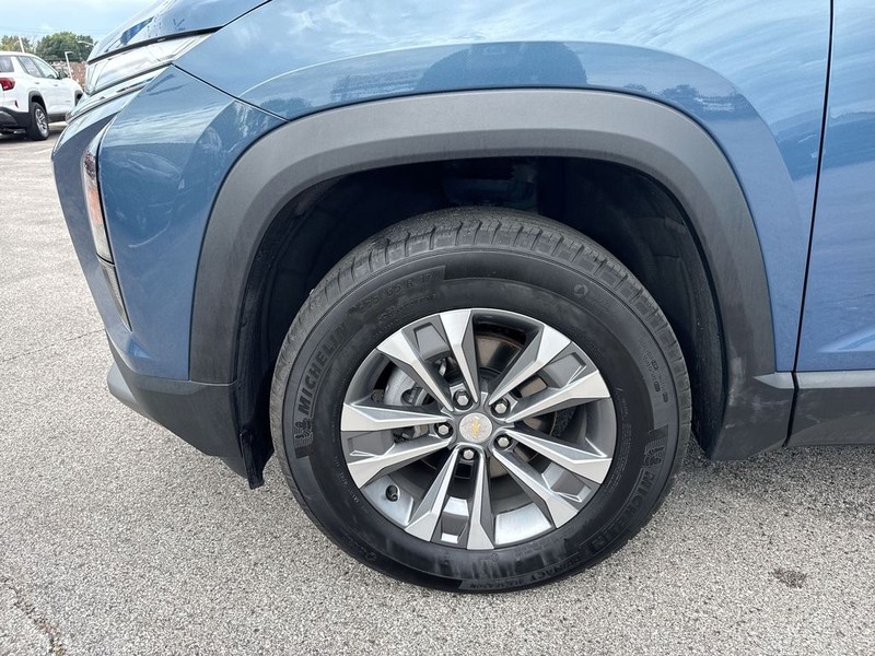 Chevrolet Equinox Vehicle Full-screen Gallery Image 36