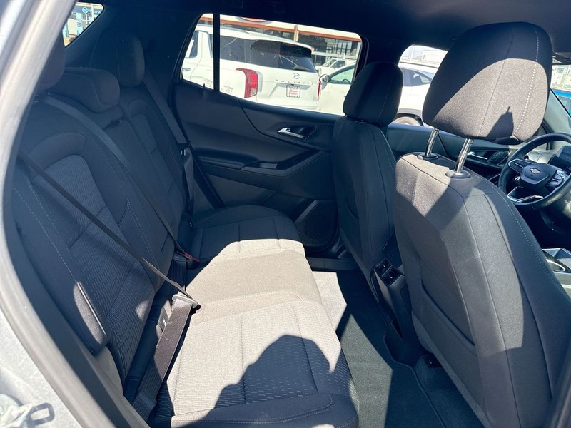 Chevrolet Equinox Vehicle Full-screen Gallery Image 18