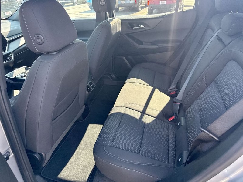 Chevrolet Equinox Vehicle Full-screen Gallery Image 19