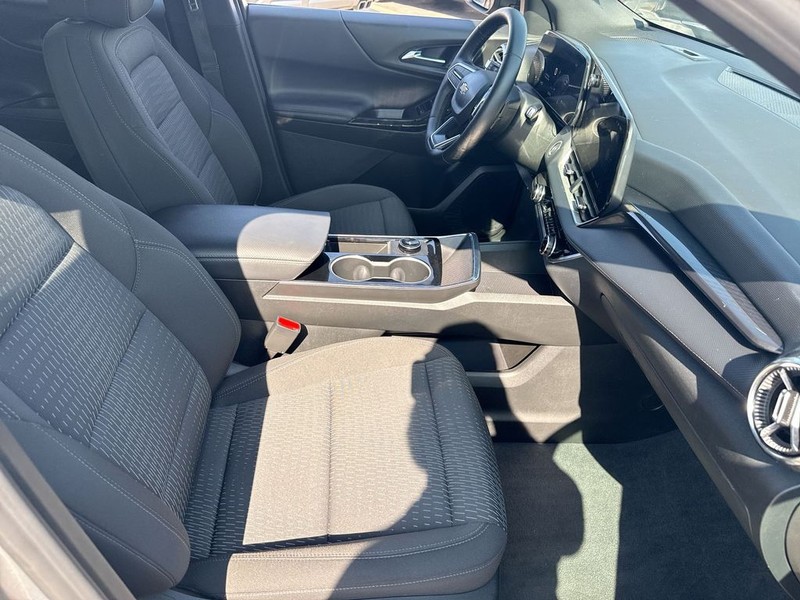 Chevrolet Equinox Vehicle Full-screen Gallery Image 22