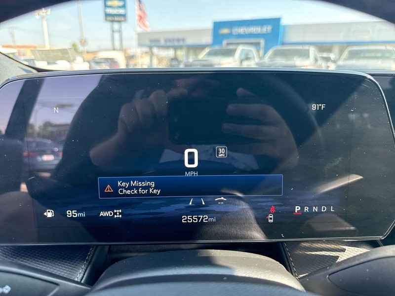 Chevrolet Equinox Vehicle Full-screen Gallery Image 26