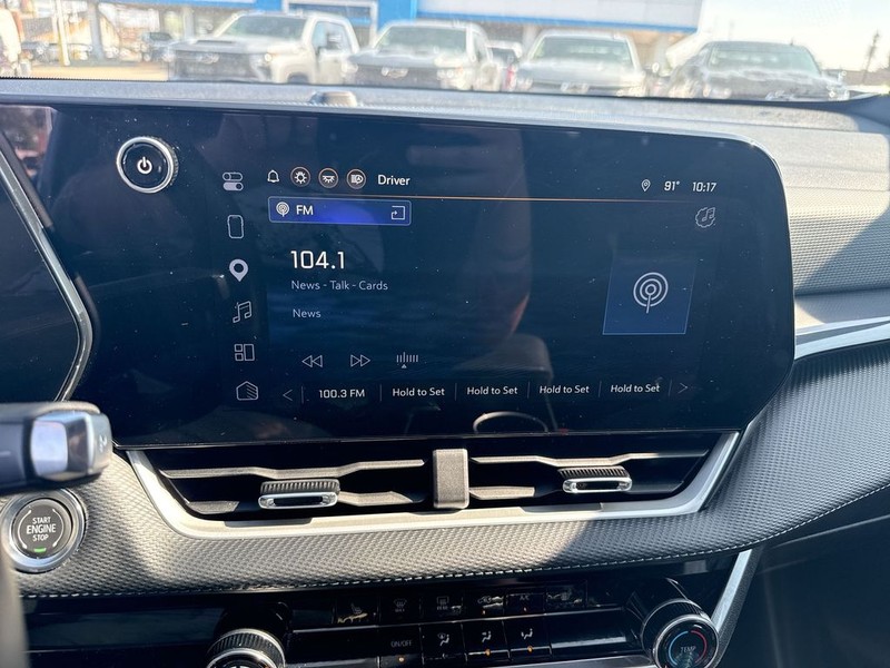 Chevrolet Equinox Vehicle Full-screen Gallery Image 27