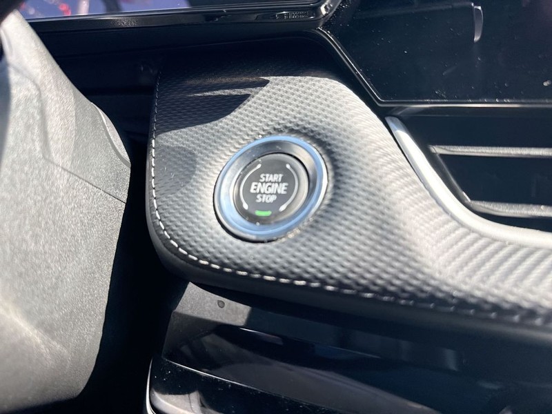 Chevrolet Equinox Vehicle Full-screen Gallery Image 30