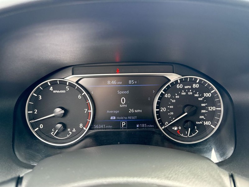 Nissan Altima Vehicle Full-screen Gallery Image 20