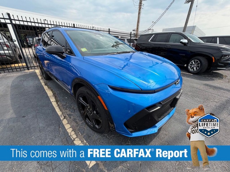 Chevrolet Equinox EV Vehicle Full-screen Gallery Image 3