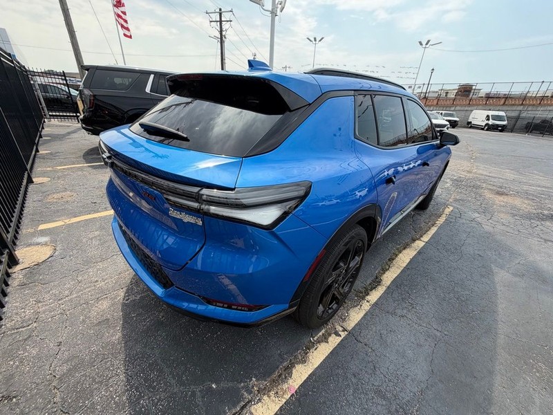 Chevrolet Equinox EV Vehicle Full-screen Gallery Image 6