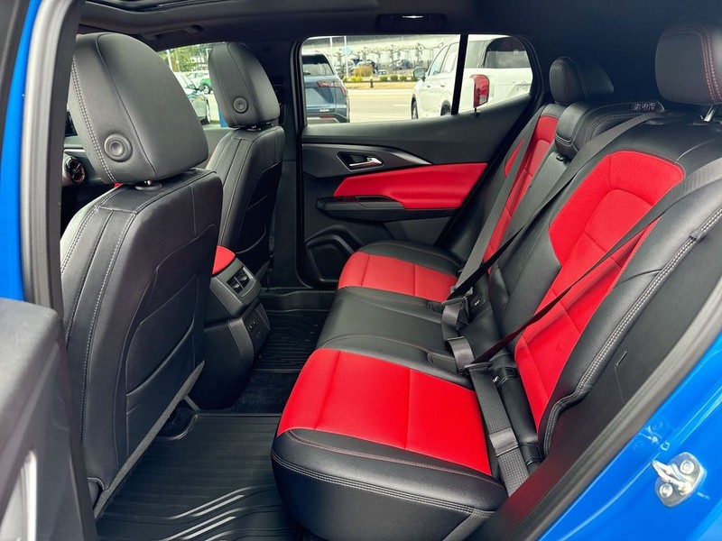 Chevrolet Equinox EV Vehicle Full-screen Gallery Image 26