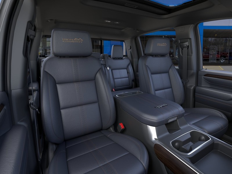 Chevrolet Silverado 3500 HD Vehicle Full-screen Gallery Image 16