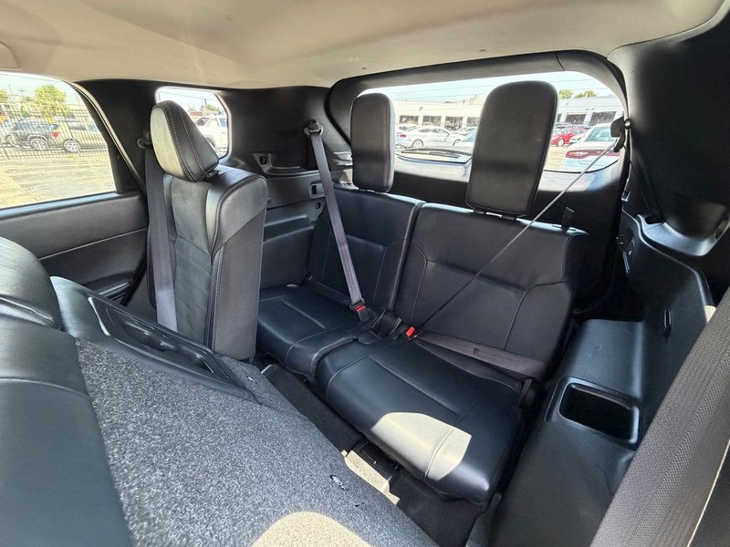Mitsubishi Outlander Vehicle Full-screen Gallery Image 19