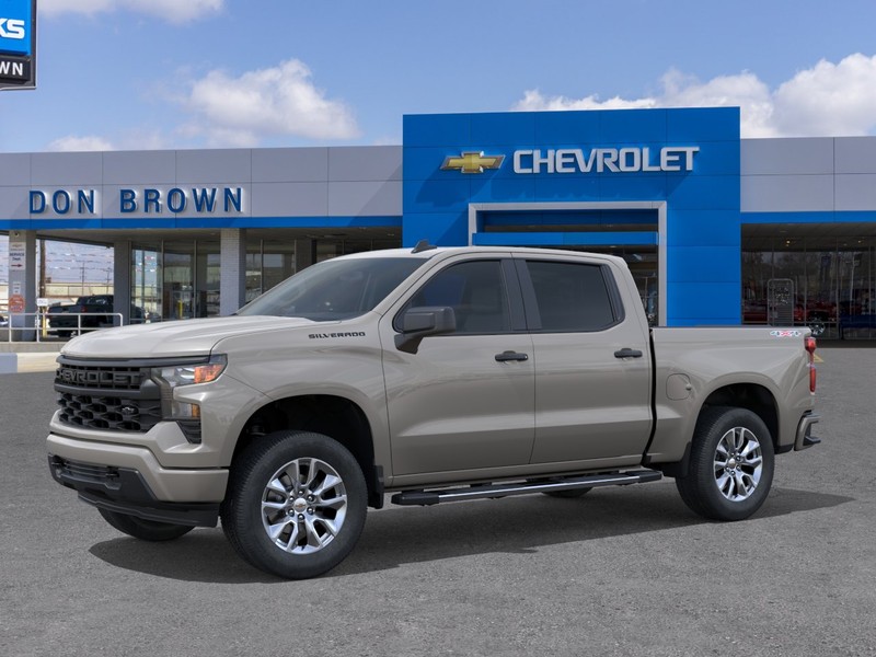 Chevrolet Silverado 1500 Vehicle Full-screen Gallery Image 2