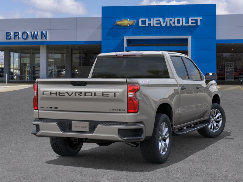 Chevrolet Silverado 1500 Vehicle Full-screen Gallery Image 4