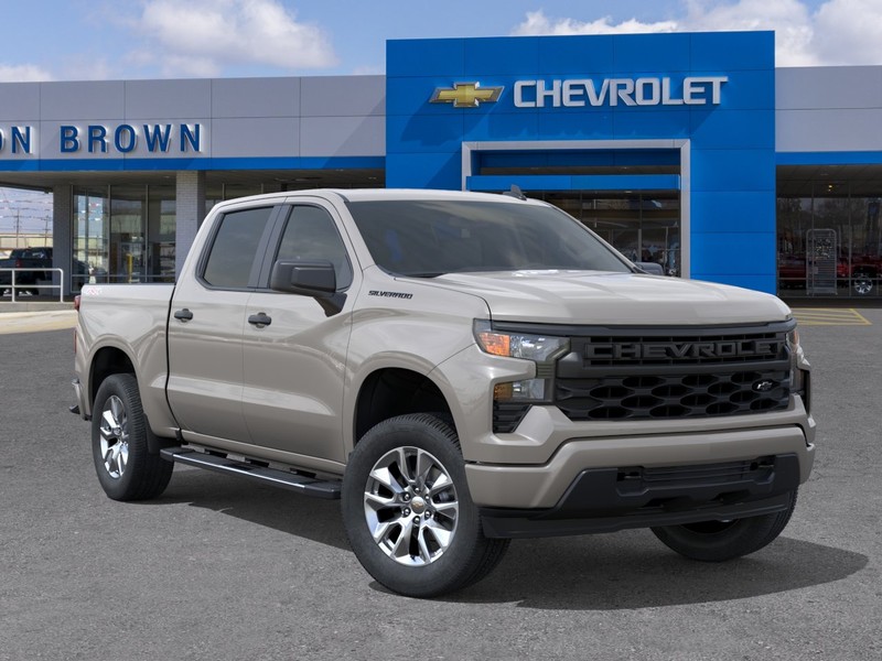 Chevrolet Silverado 1500 Vehicle Full-screen Gallery Image 7