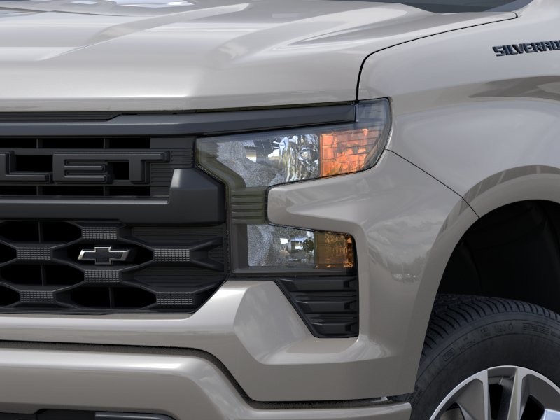 Chevrolet Silverado 1500 Vehicle Full-screen Gallery Image 10