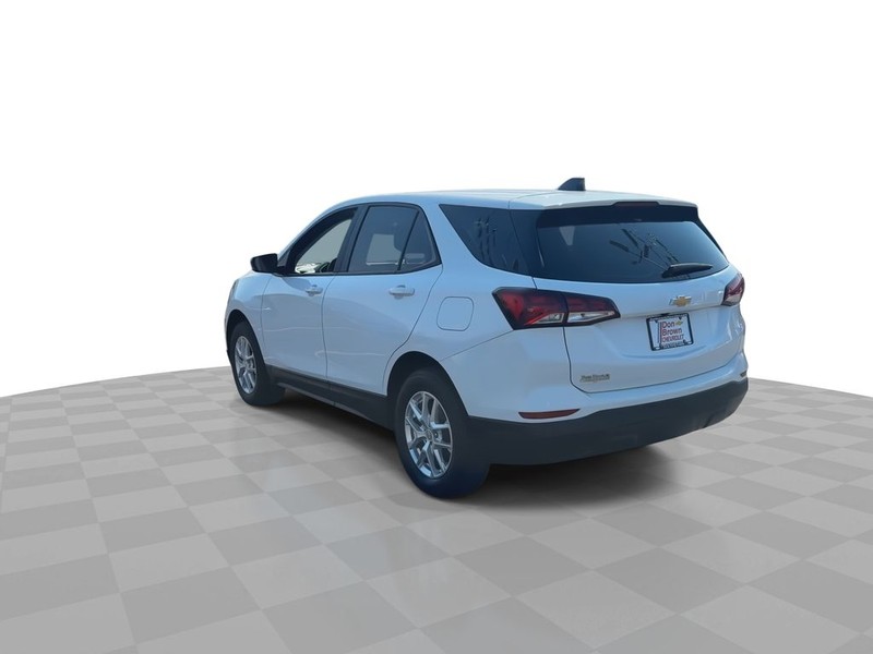 Chevrolet Equinox Vehicle Full-screen Gallery Image 07