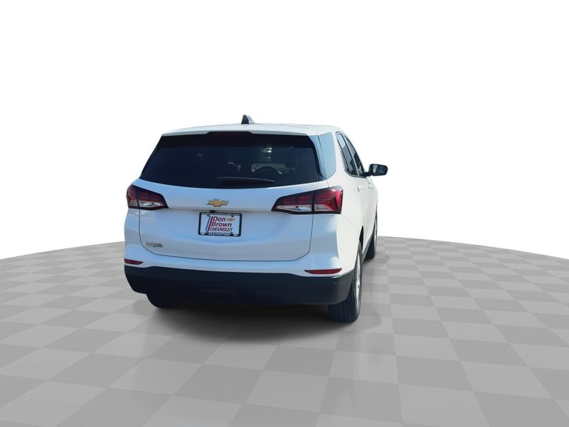 Chevrolet Equinox Vehicle Full-screen Gallery Image 08