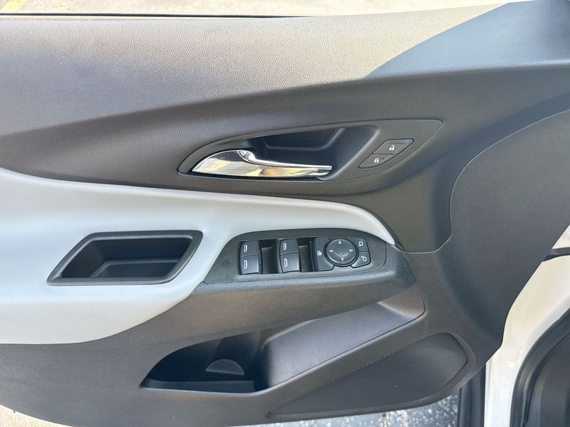 Chevrolet Equinox Vehicle Full-screen Gallery Image 29