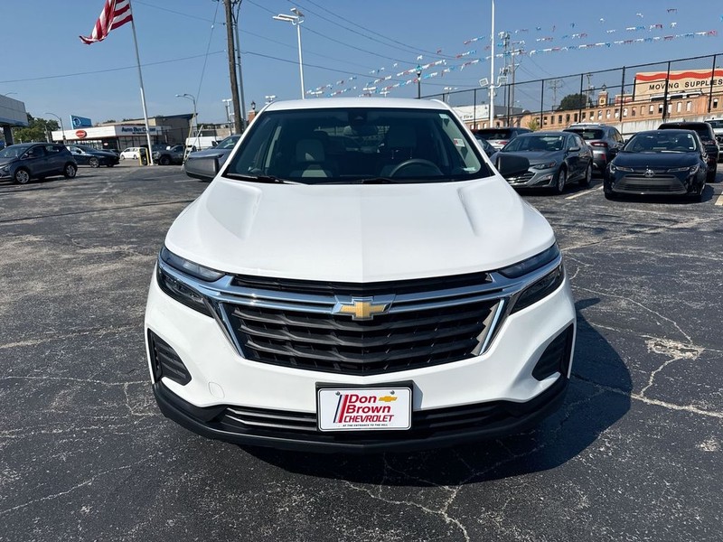 Chevrolet Equinox Vehicle Full-screen Gallery Image 36