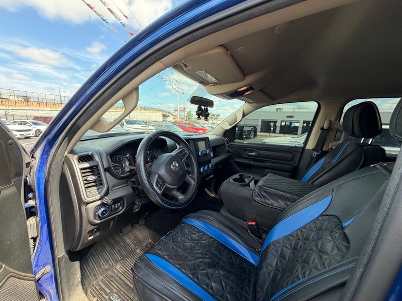 Ram 1500 Vehicle Full-screen Gallery Image 7