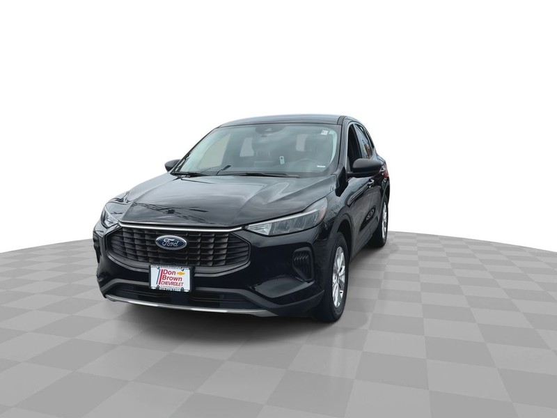 Ford Escape Vehicle Full-screen Gallery Image 6