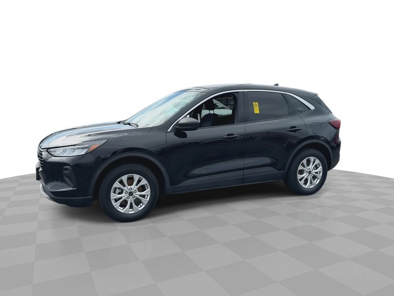 Ford Escape Vehicle Full-screen Gallery Image 7
