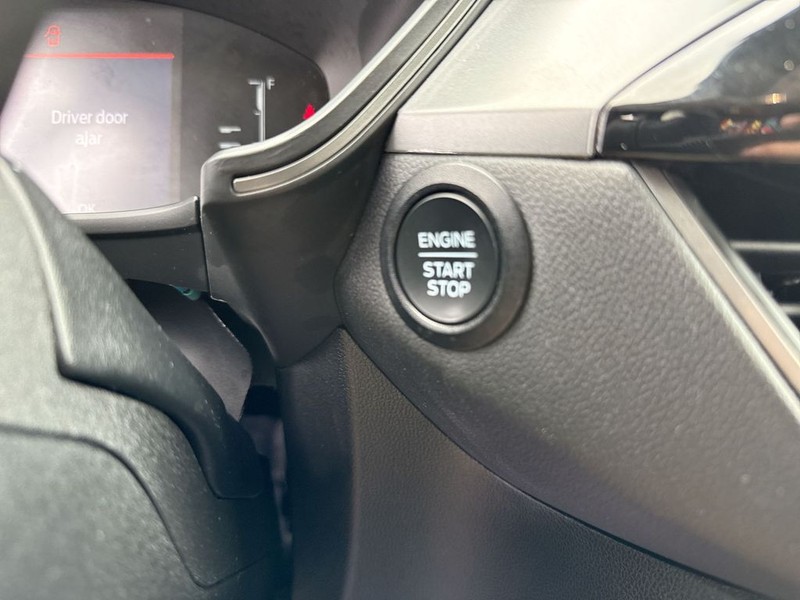 Ford Escape Vehicle Full-screen Gallery Image 23