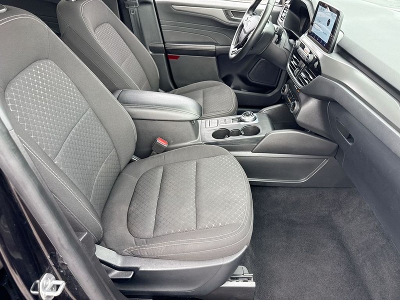 Ford Escape Vehicle Full-screen Gallery Image 33