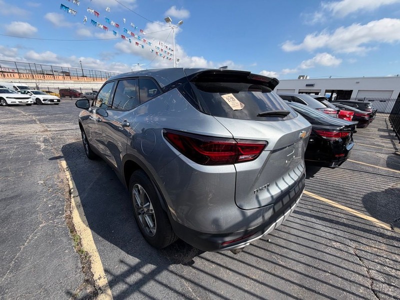 Chevrolet Blazer Vehicle Full-screen Gallery Image 4