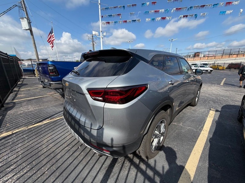 Chevrolet Blazer Vehicle Full-screen Gallery Image 6