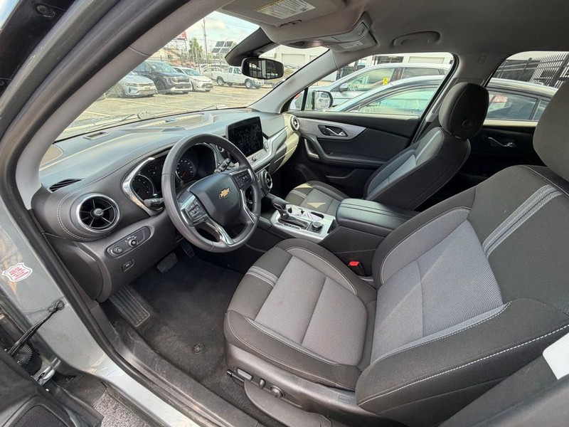 Chevrolet Blazer Vehicle Full-screen Gallery Image 7