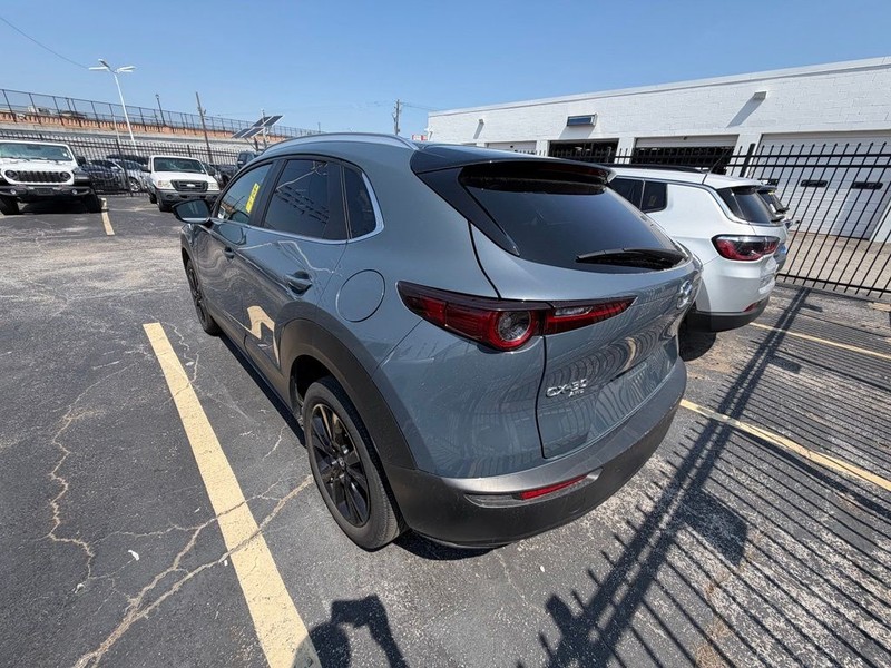 Mazda CX-30 Vehicle Full-screen Gallery Image 4