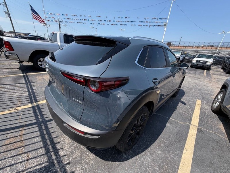 Mazda CX-30 Vehicle Full-screen Gallery Image 6