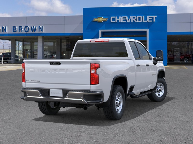 Chevrolet Silverado 2500 HD Vehicle Full-screen Gallery Image 4