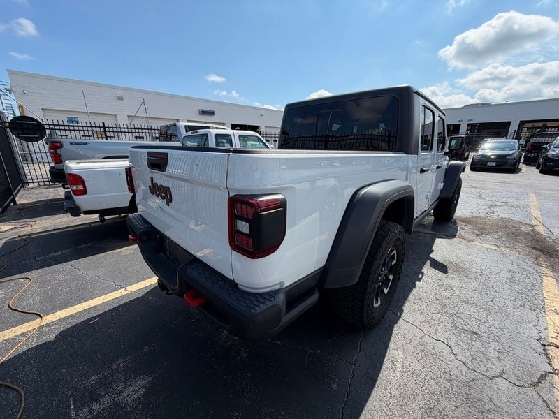 Jeep Gladiator Vehicle Full-screen Gallery Image 6