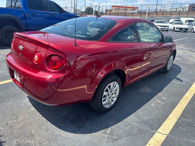 Chevrolet Cobalt Vehicle Full-screen Gallery Image 6