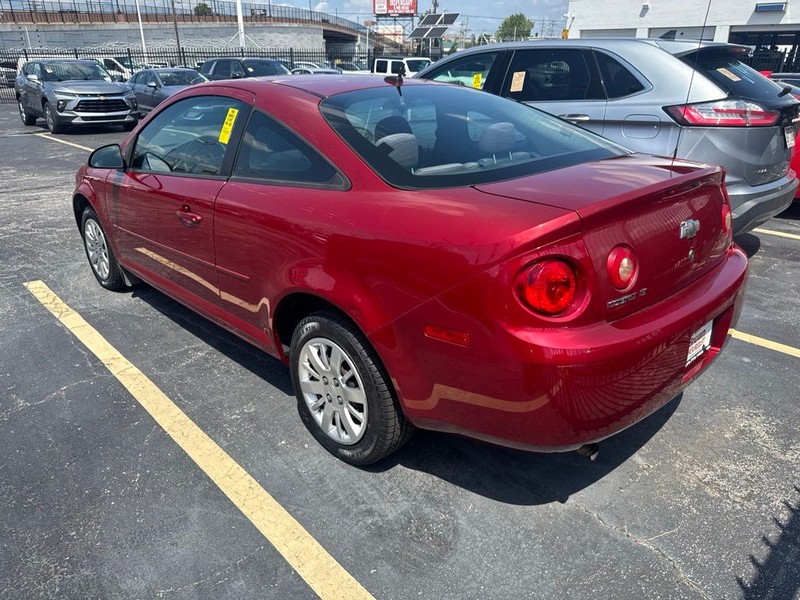 Chevrolet Cobalt Vehicle Full-screen Gallery Image 7