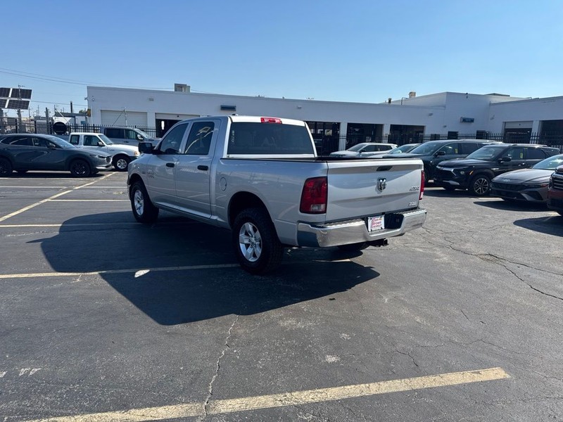 Ram 1500 Vehicle Full-screen Gallery Image 14