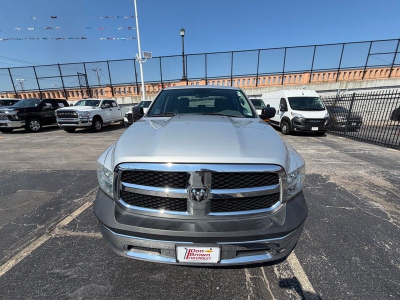 Ram 1500 Vehicle Full-screen Gallery Image 21