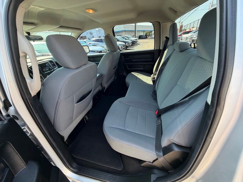Ram 1500 Vehicle Full-screen Gallery Image 27