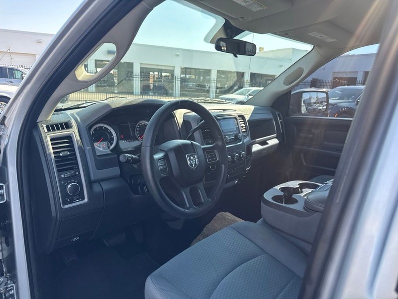 Ram 1500 Vehicle Full-screen Gallery Image 28